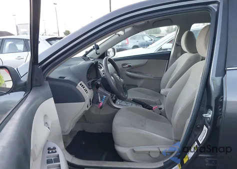 2013 Toyota Corolla Le z USA, uszkodzony, nr VIN 5YFBU4EE3DP103305